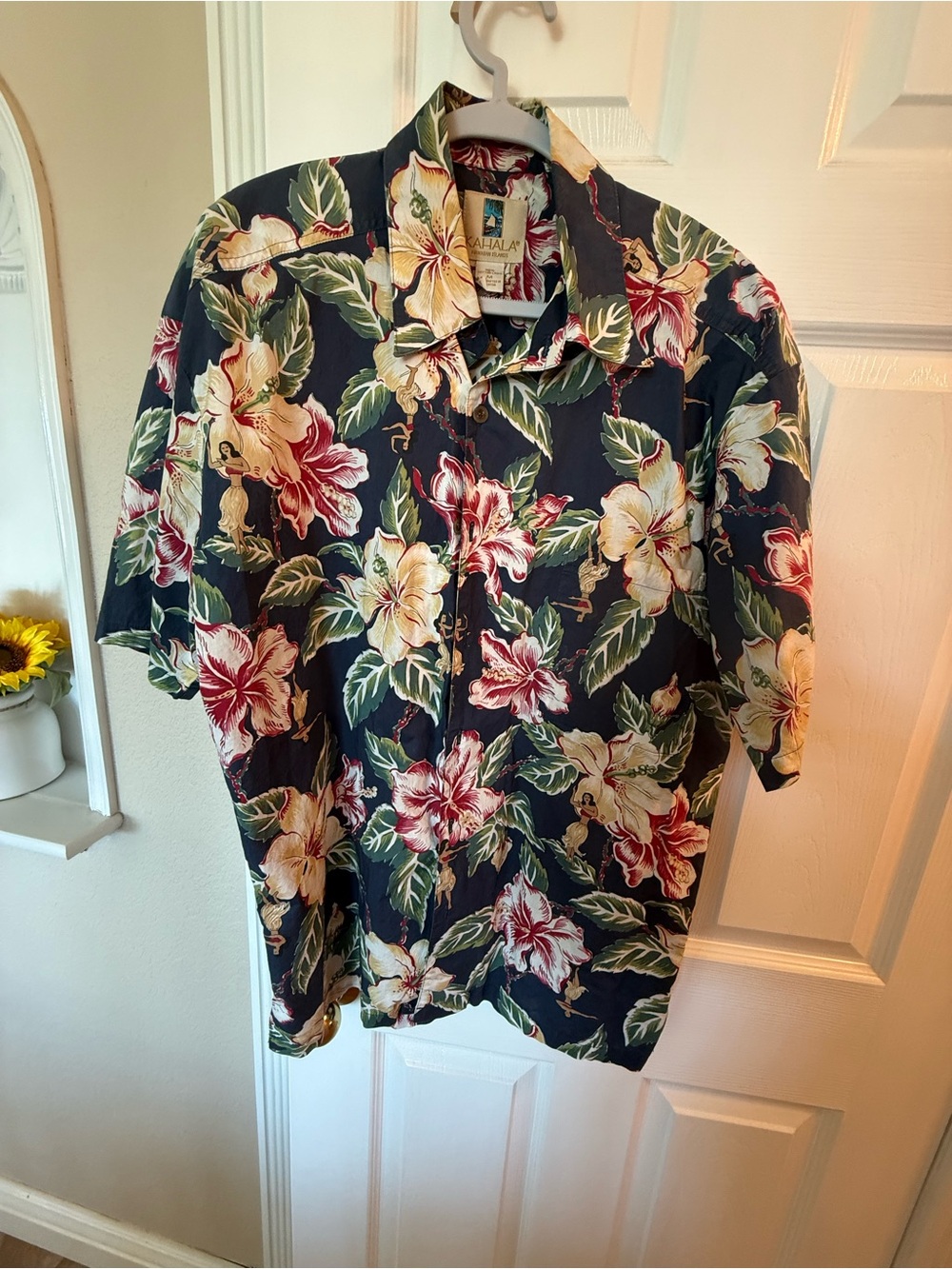 Kahala  Hawaiian Button-Down Shirt - Navy with Cream & Red Floral print Vintage